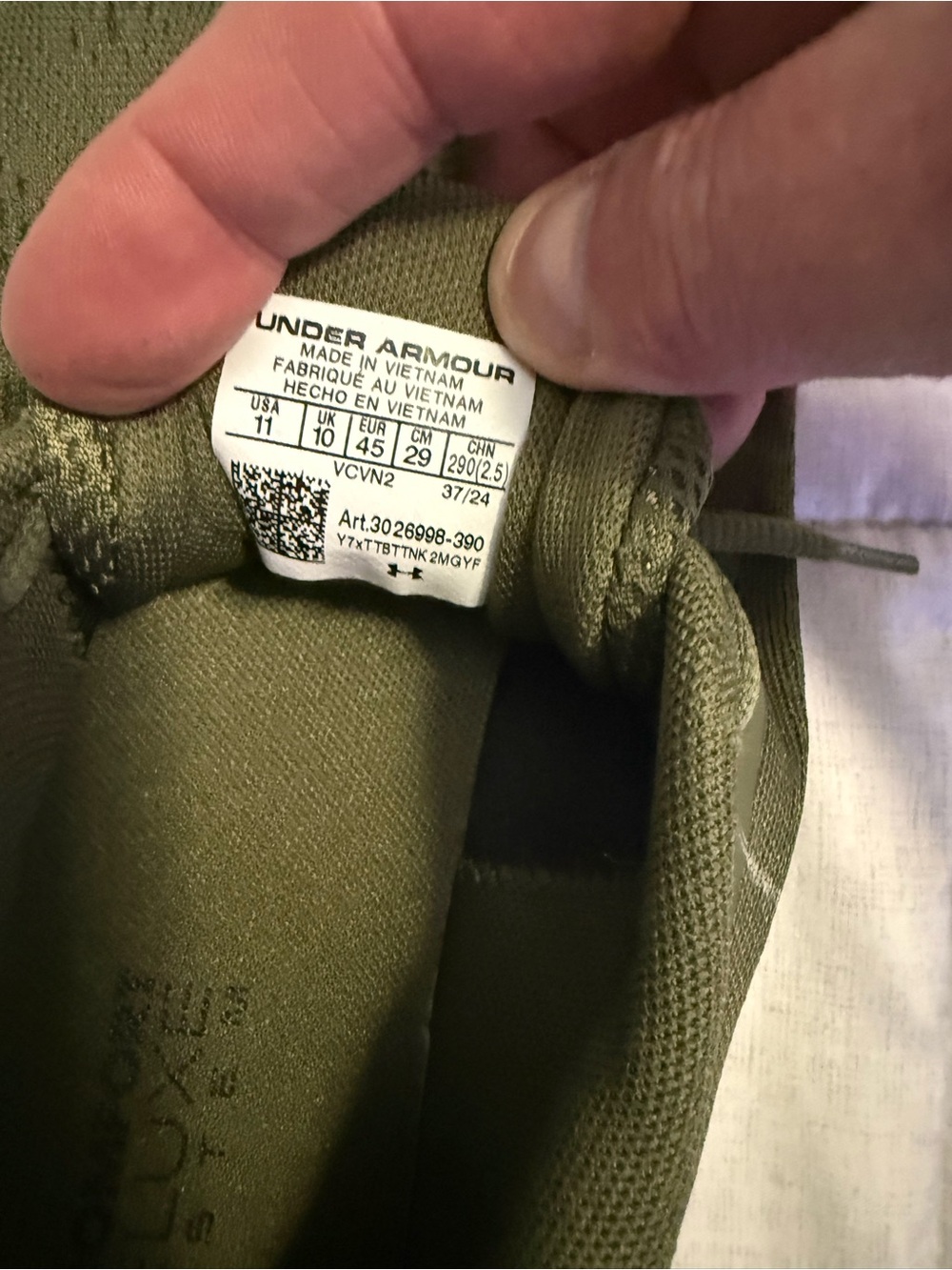 Under Armour Men’s Running Shoes in Olive Green and Black - Picture 5 of 7